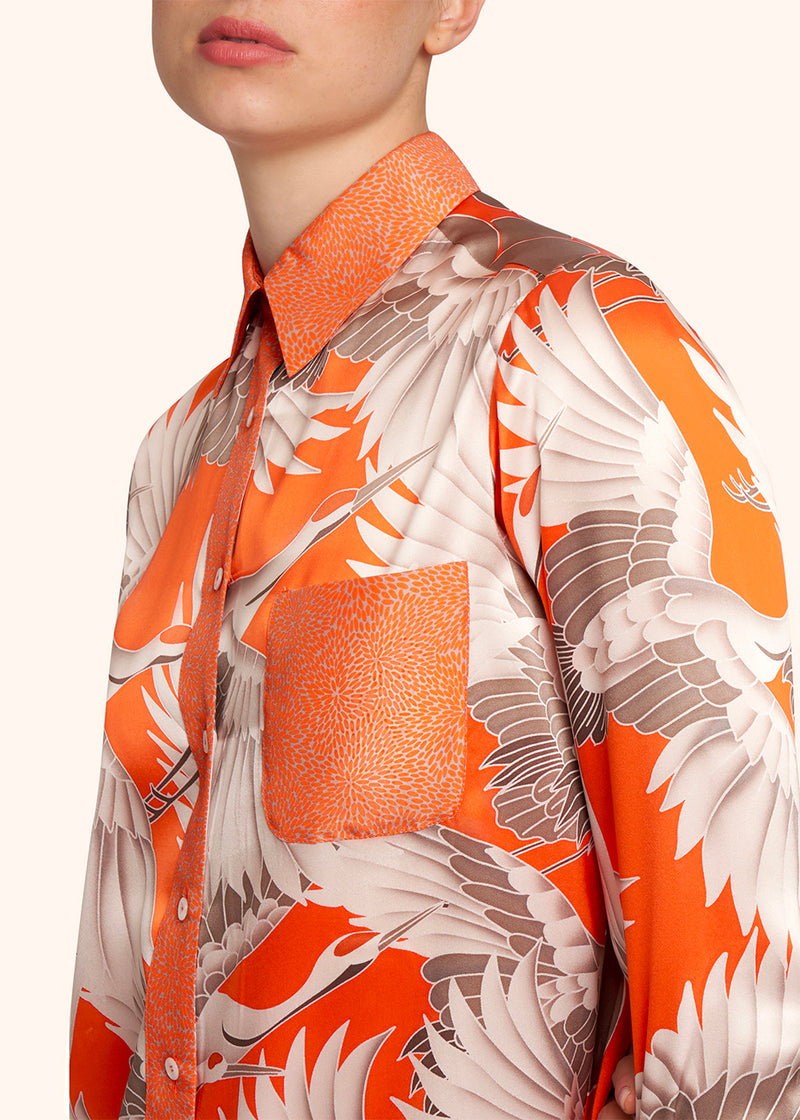 Kiton veste-chemise en soie orange avec imprimé d’inspiration orientale pour femme.