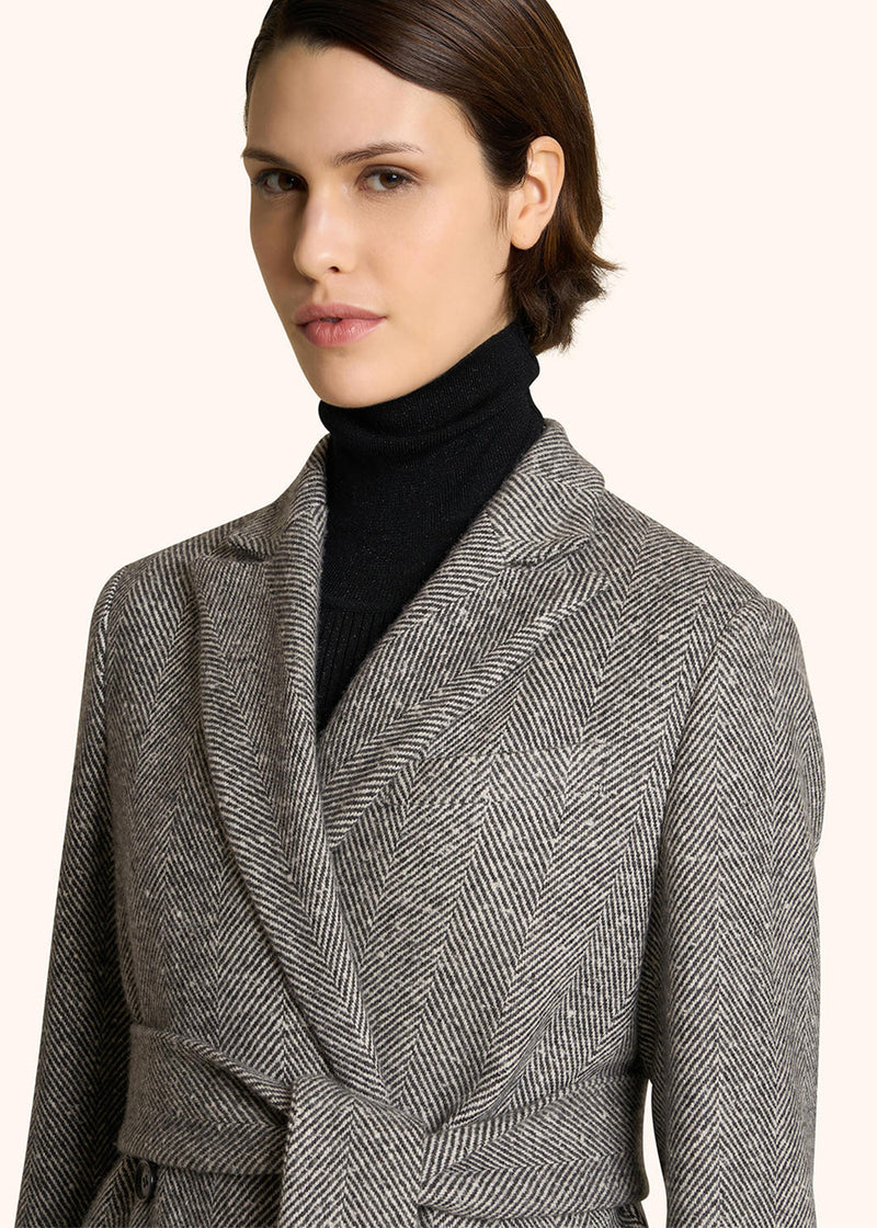 MANTEAU À DOUBLE BOUTONNAGE EN CACHEMIRE À CHEVRONS