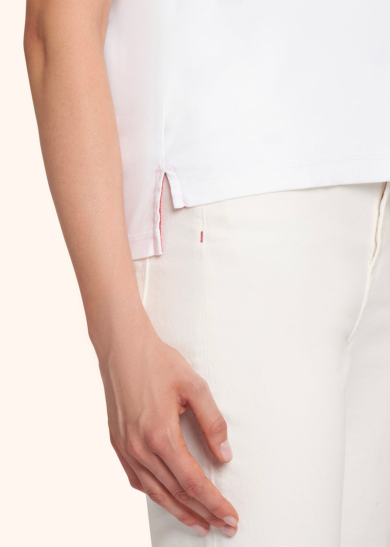 Kiton t-shirt ras-du-cou à manches courtes en coton de couleur blanche pour femme.