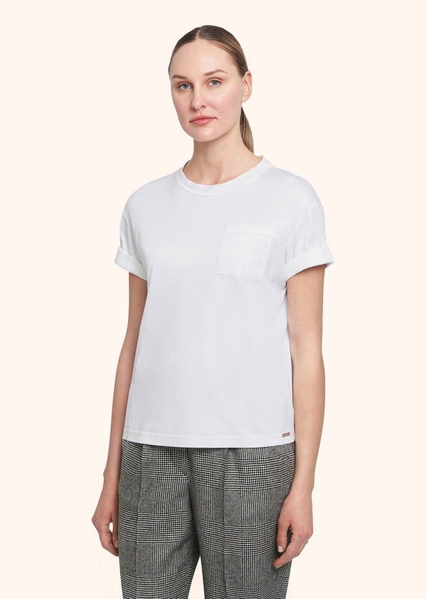 Kiton t-shirt ras-du-cou à manches courtes et petite poche poitrine pour femme.