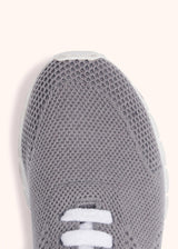 Kiton sneakers modèle « fit » en maille de cachemire de couleur gris plomb pour femme.