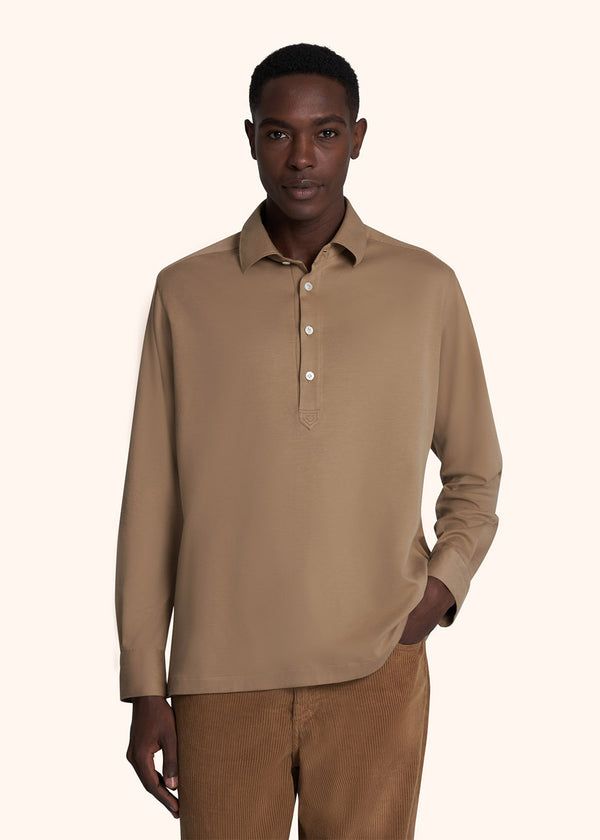 Kiton polo-chemise camel réalisée en coton pour homme.
