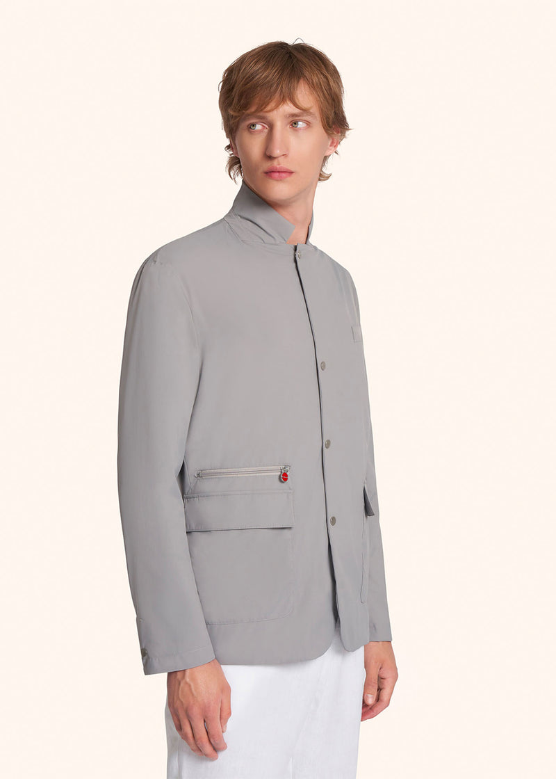 Kiton veste grise en soie technique japonaise avec membrane respirante pour homme.