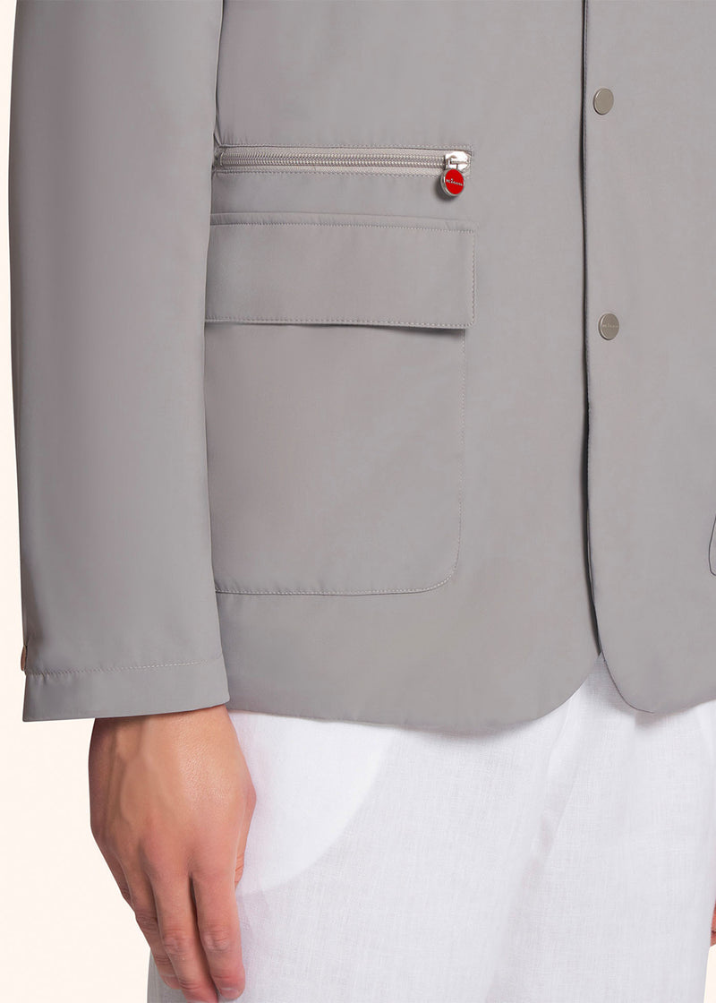 Kiton veste grise en soie technique japonaise avec membrane respirante pour homme.