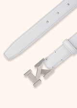 Kiton ceinture blanche réalisée en cuir de cerf pour femme.