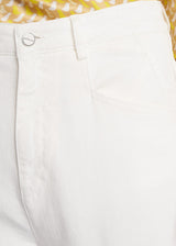 Kiton jean cinq poches coupe slim pour femme.