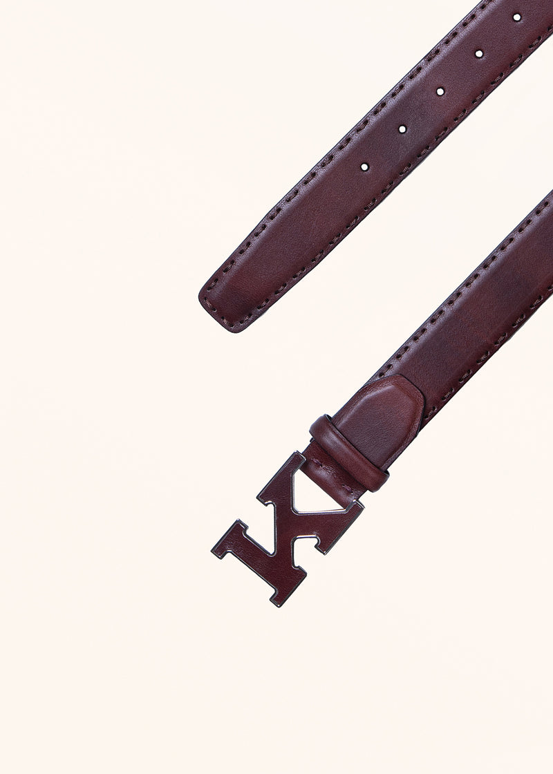 Kiton ceinture de couleur marron en cuir de veau pour homme.